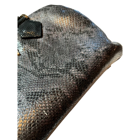 Kelly Wynne I Duffle Dare You Black Serpentine Leather Satchel Handbag Gold Logo - Picture 13 of 16